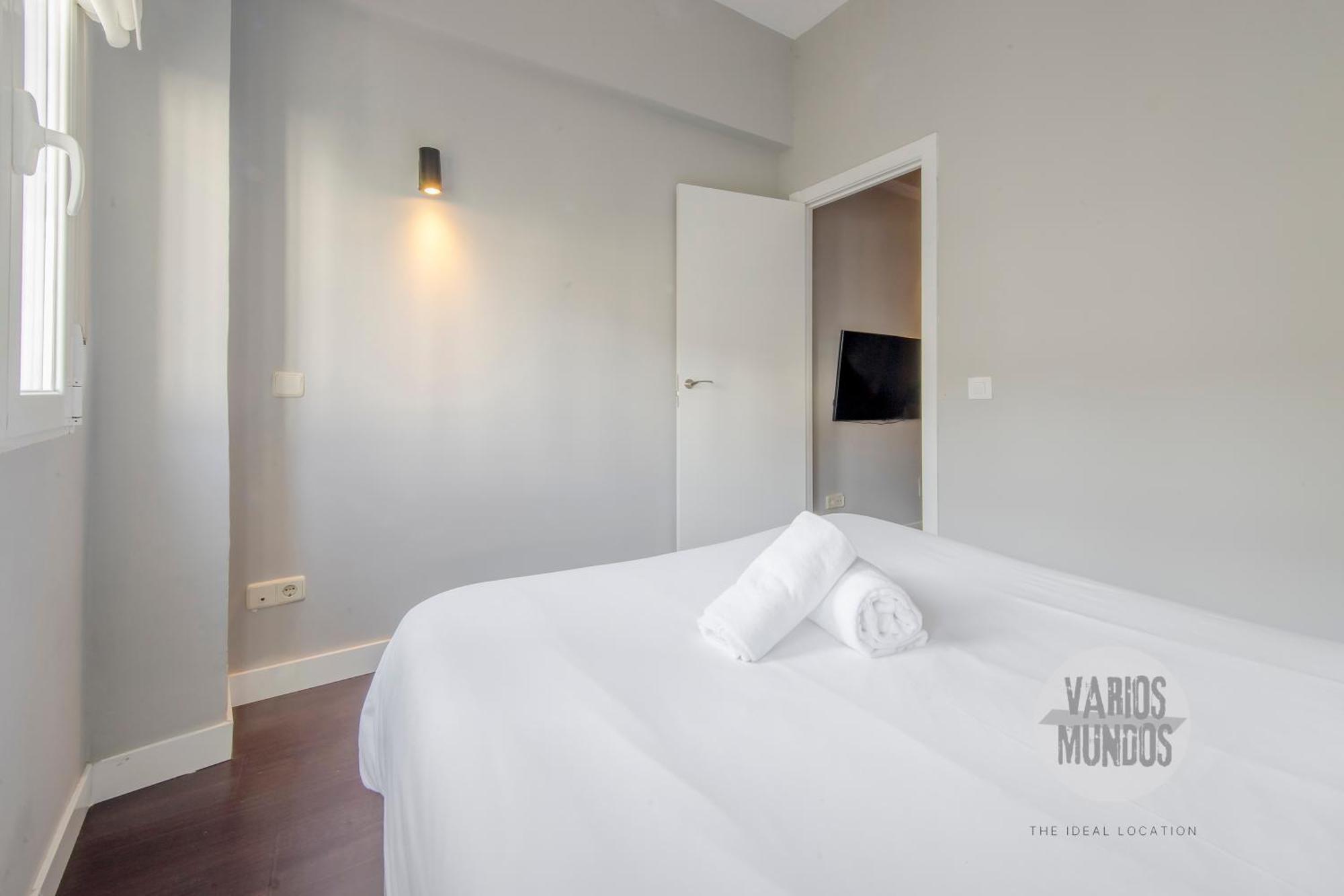 Sutil Elegancia Para 3, En Plaza De Chueca Мадрид Экстерьер фото